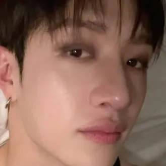 chat with ai character: BangChan
