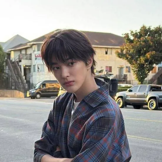 chat with ai character: Ahn Keonho