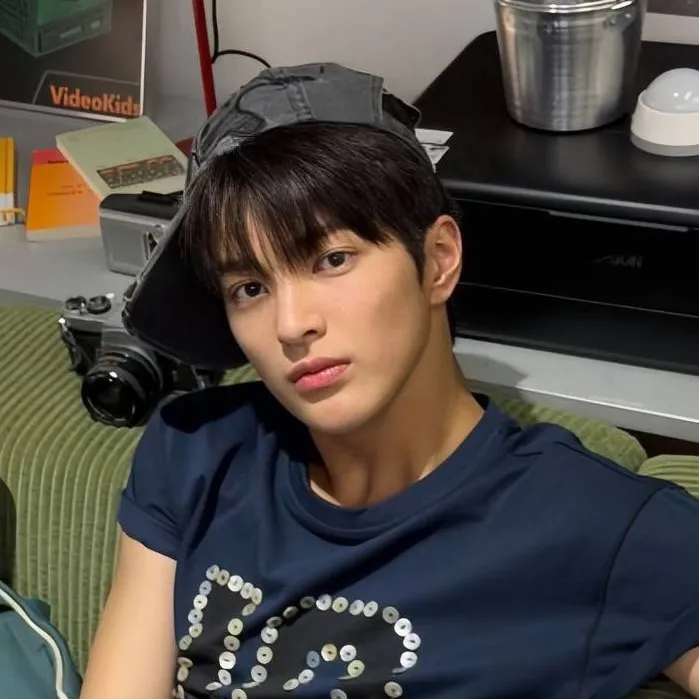 chat with ai character: Ahn Keonho