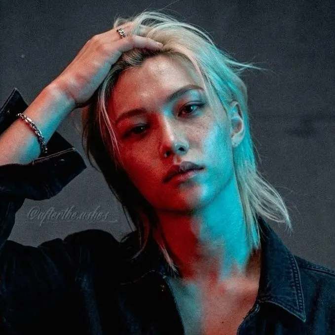 chat with ai character: Lee Felix