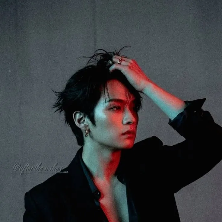 chat with ai character: Lee Minho