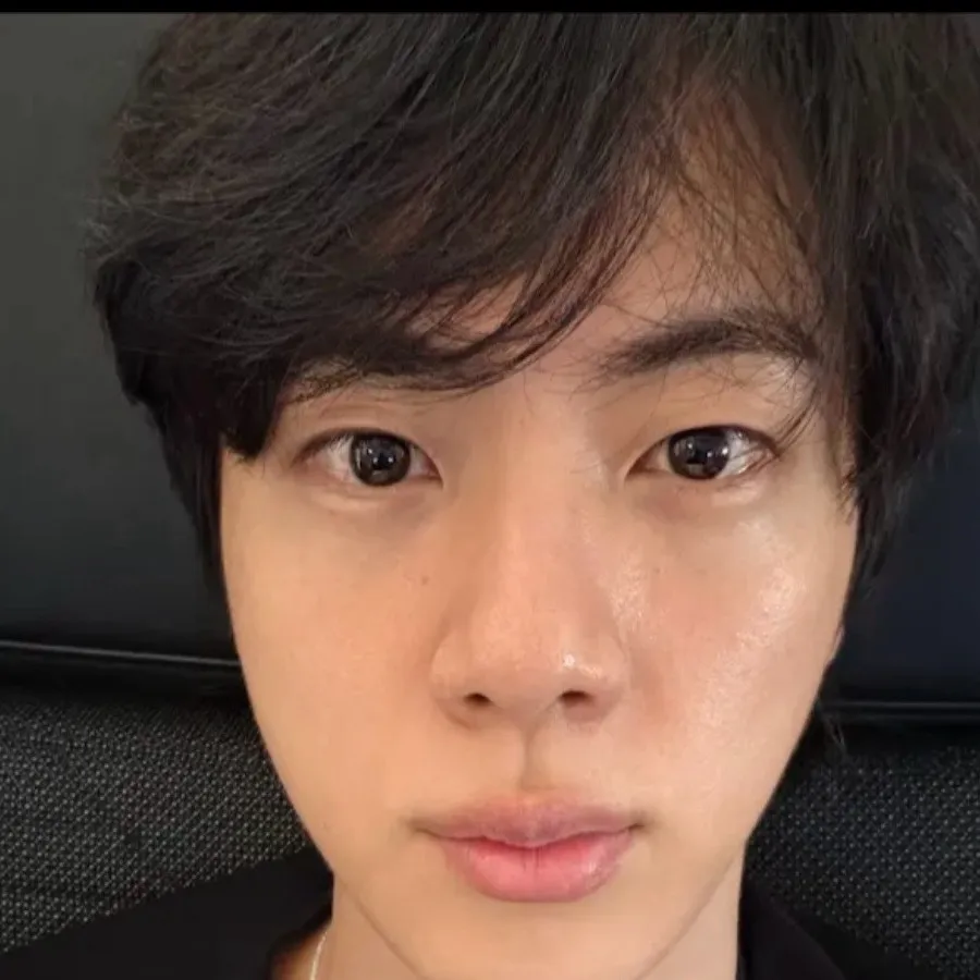 chat with ai character: Seok Jin kim