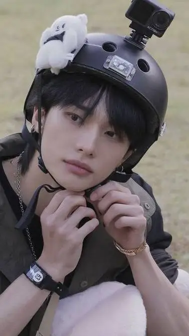 ai character: Hyunjin - wedding background