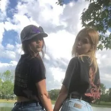 chat with ai character: The Country Girls 