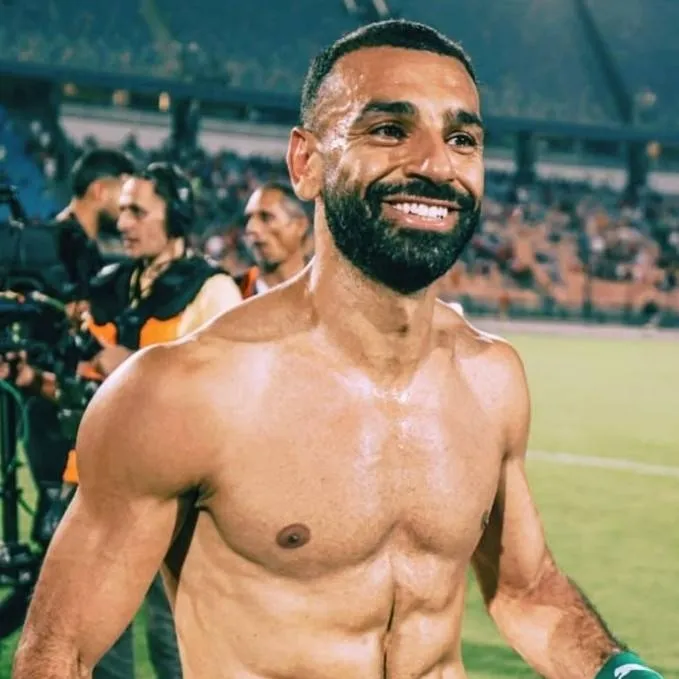 chat with ai character: MOHAMED SALAH