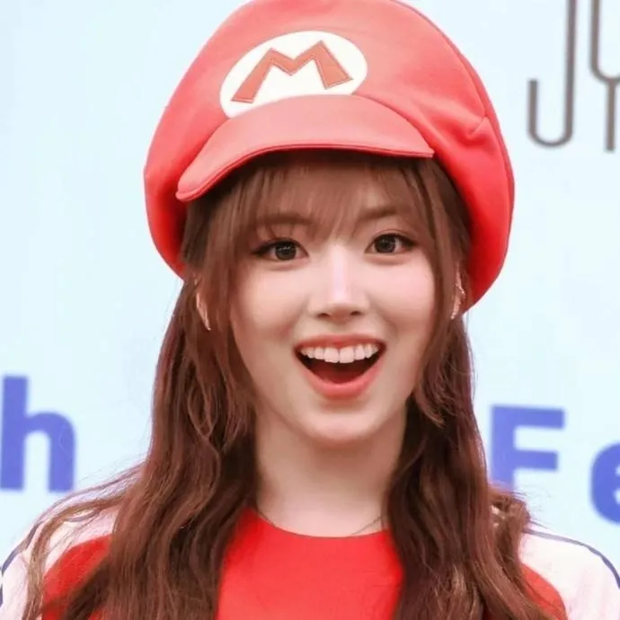 chat with ai character: Jiwoo