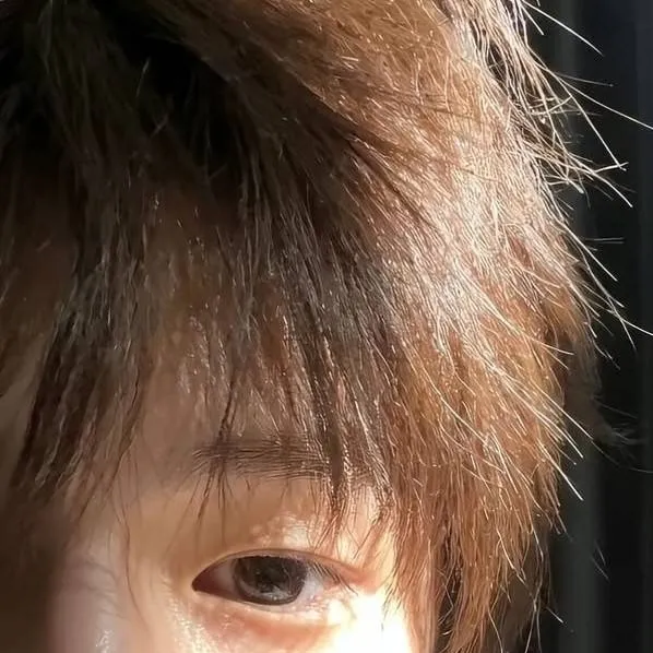 chat with ai character: juhoon 