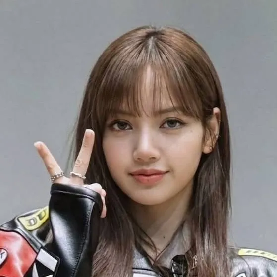 chat with ai character: lalisa 