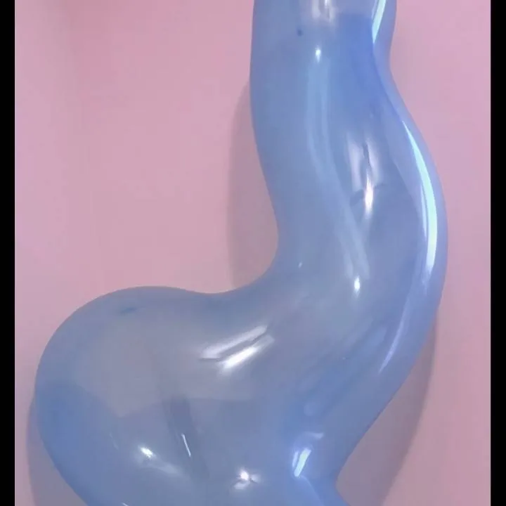 chat with ai character: Elephant balloon