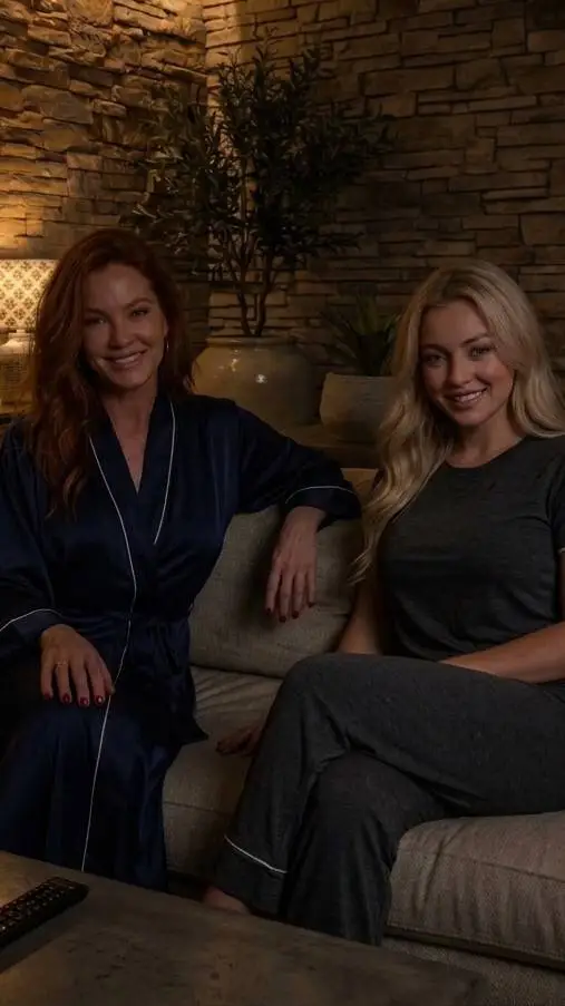 Talkie AI - Chat with Ava and chloe