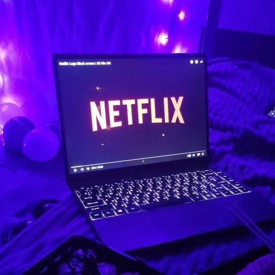 chat with ai character: Sleepover