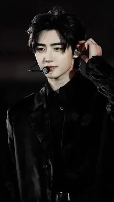 ai character: sunghoon background