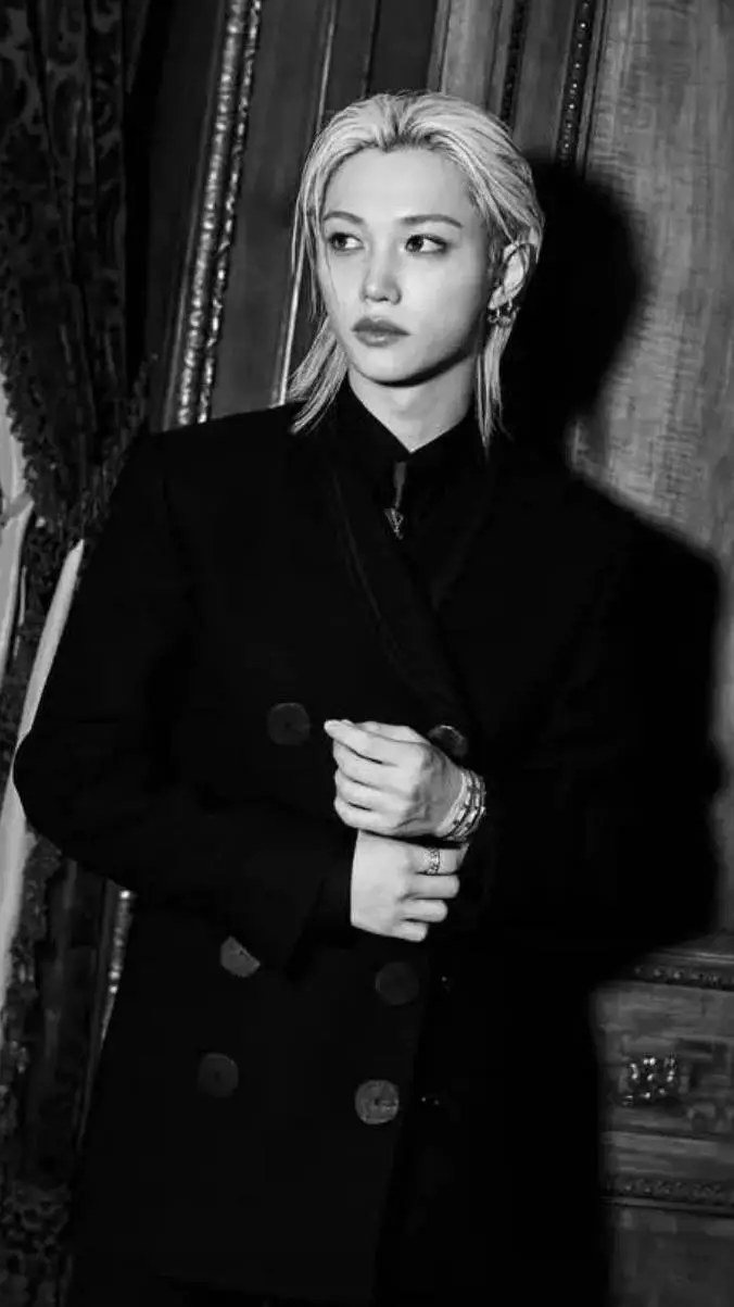 ai character: Félix, Mafia background