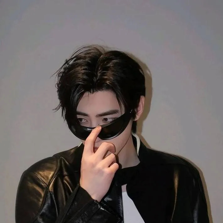 chat with ai character: Sunghoon 