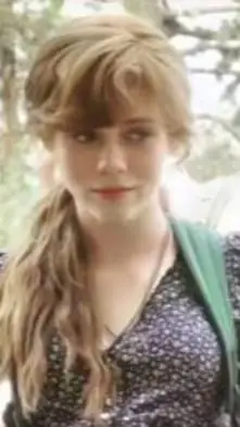 ai character: Beverly marsh background