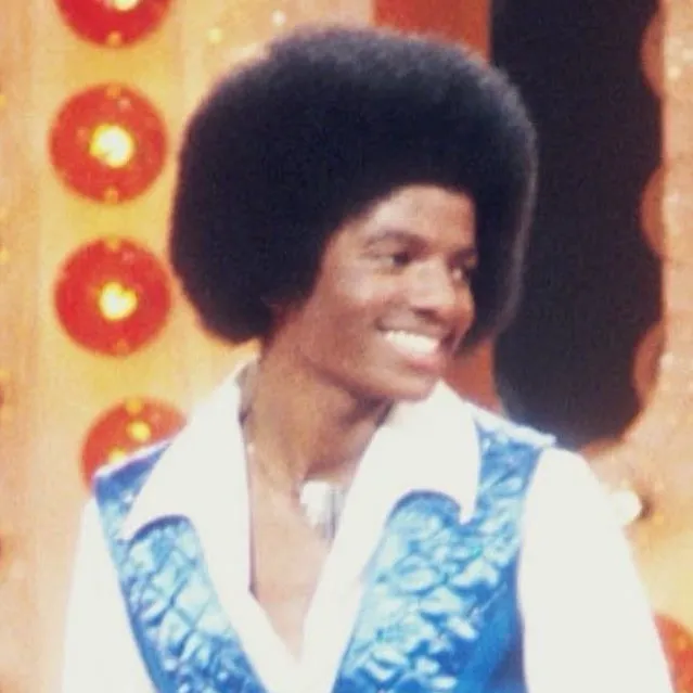 chat with ai character: Young MJ