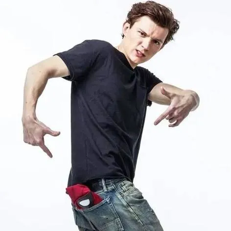 chat with ai character: Tom Holland 