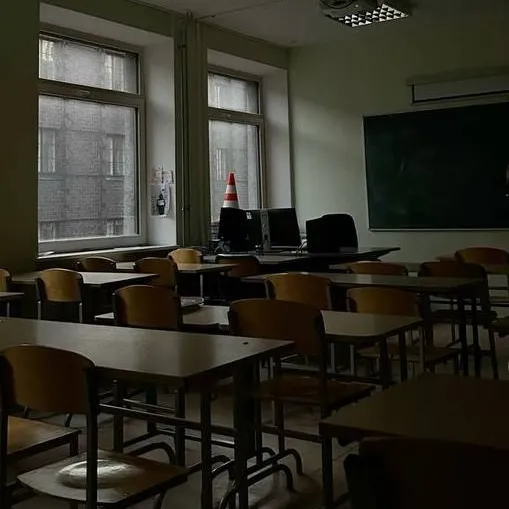 chat with ai character: classroom