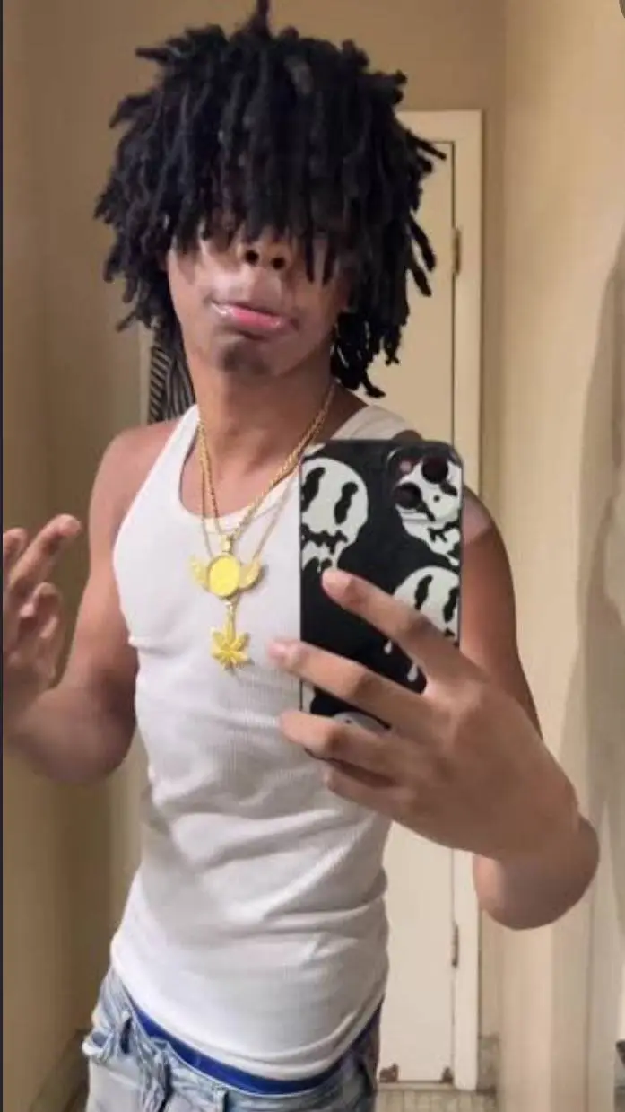 Talkie AI - Chat with Treyvon ☆☆