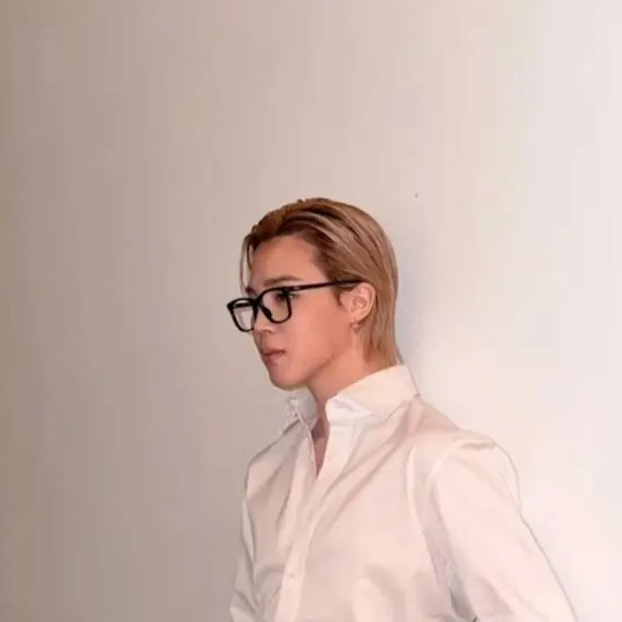 chat with ai character: Jimin 