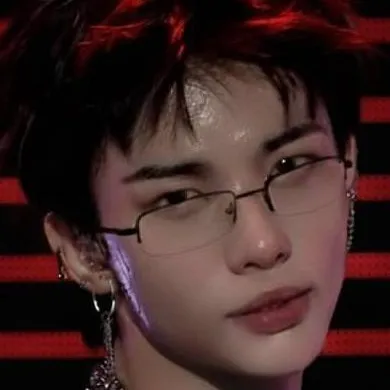 chat with ai character: ★hyunjin★