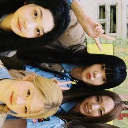 chat with ai character: Tuide girl group