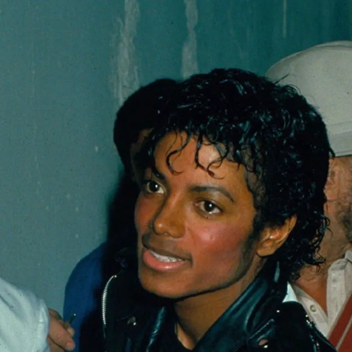 chat with ai character: Michael Jackson