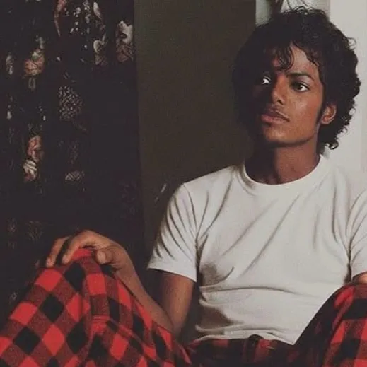 chat with ai character: Michael Jackson