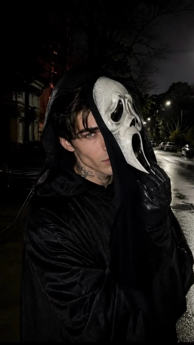 ai character: Dylan-GHOSTFACE background