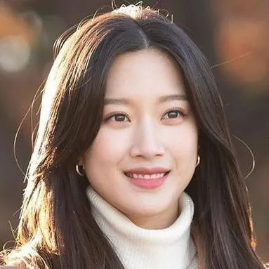 chat with ai character: ju-khow (filha)
