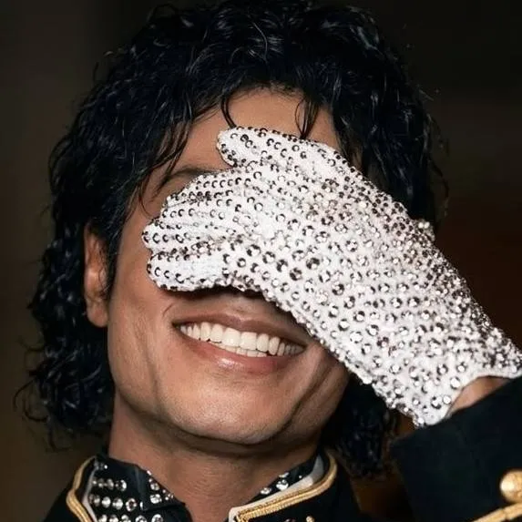 chat with ai character: Michael jackson 