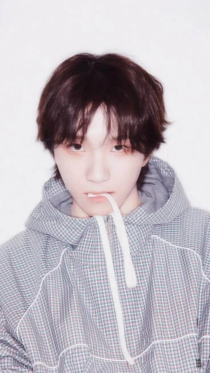 ai character: Woonhak 🐻 background