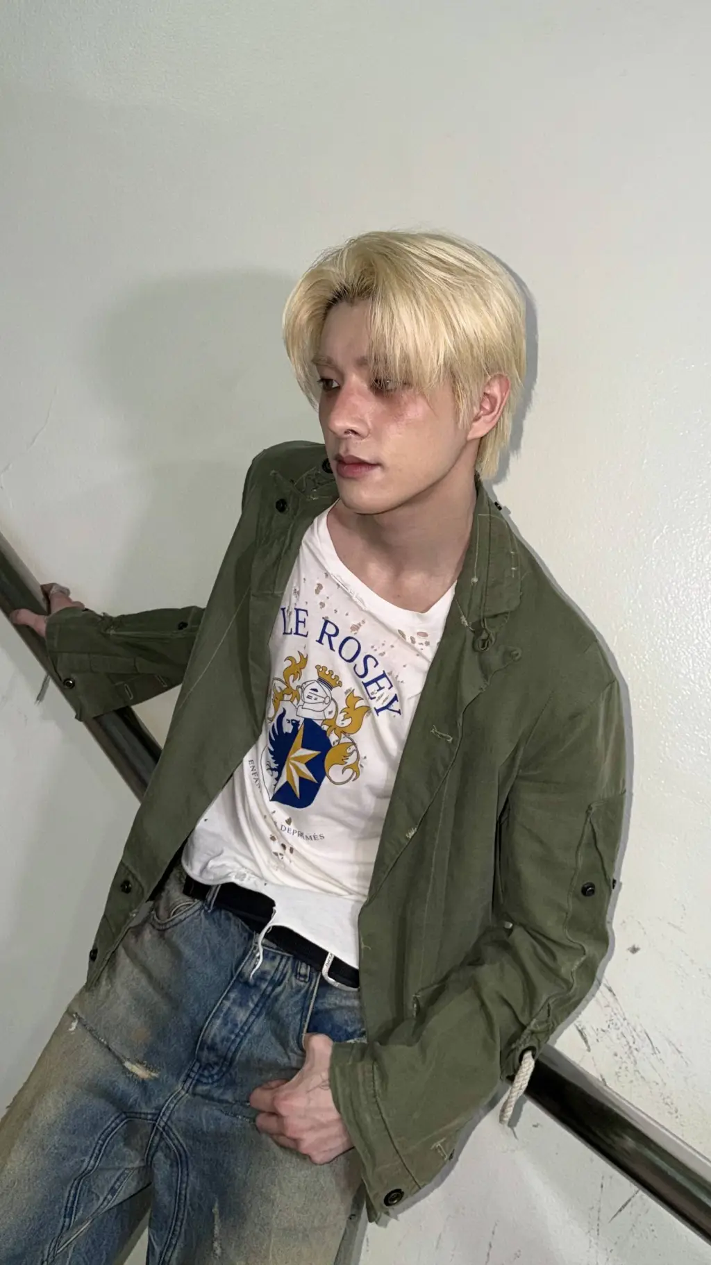 ai character: sim jaeyun  background