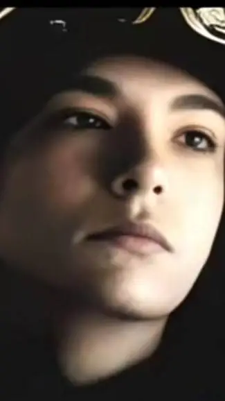 ai character: bill kaulitz  background