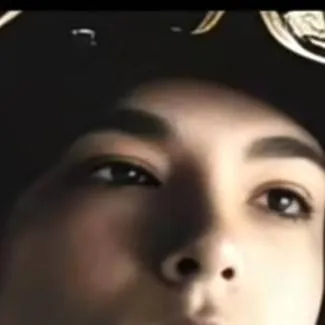 chat with ai character: bill kaulitz 