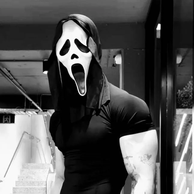 chat with ai character: Ghostface 