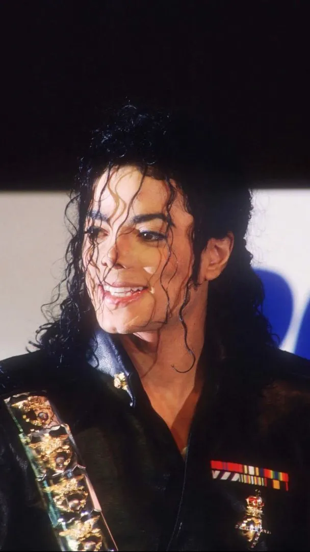 ai character: Michael Jackson background