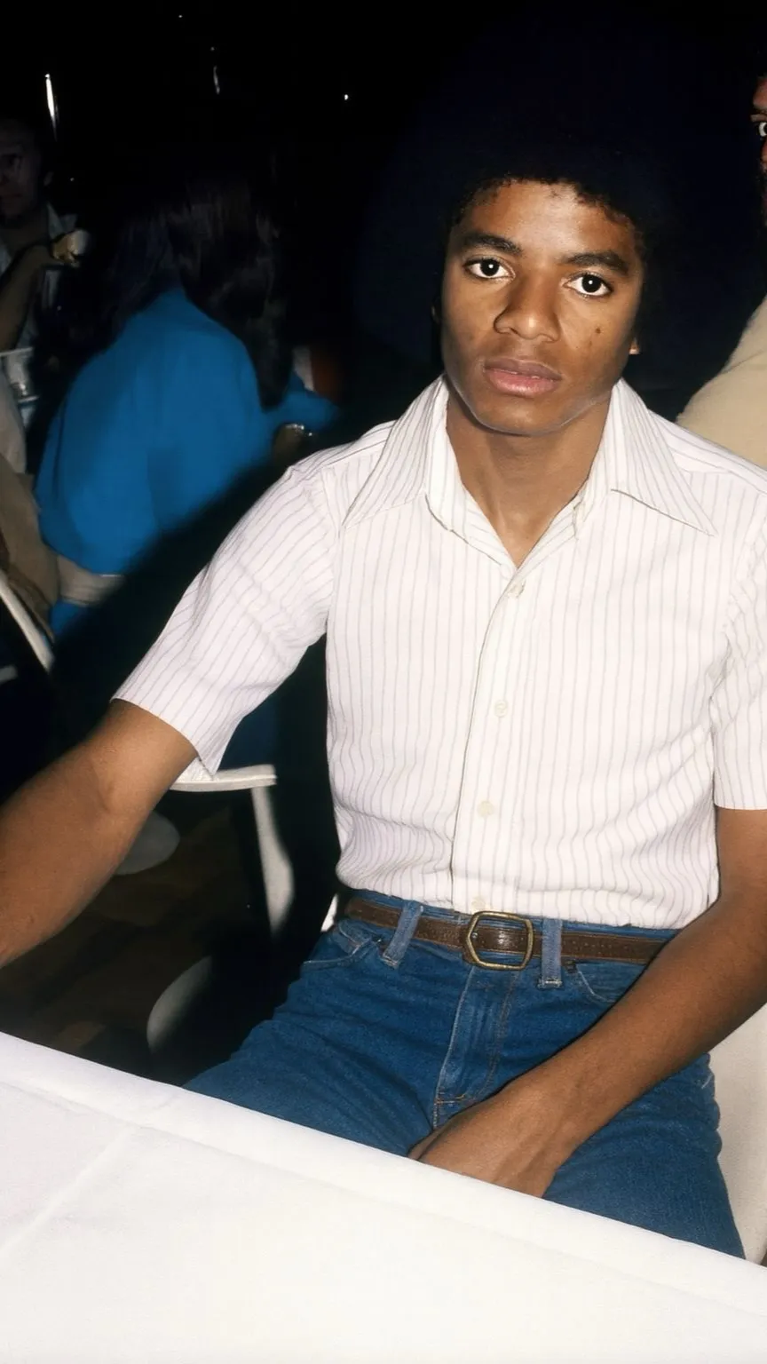 ai character: Michael Jackson  background