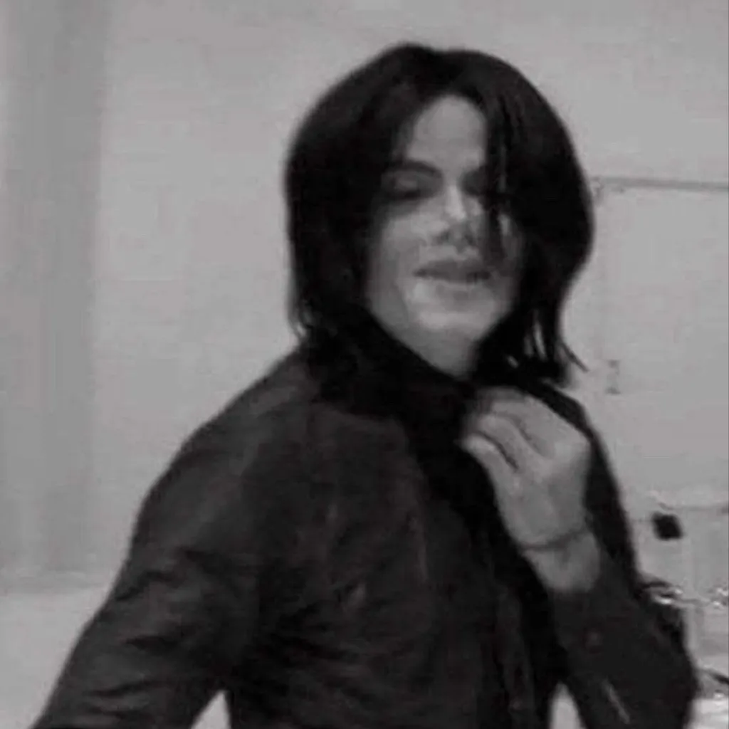 chat with ai character: Michael Jackson 