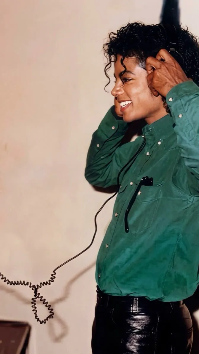 ai character: Michael Jackson  background