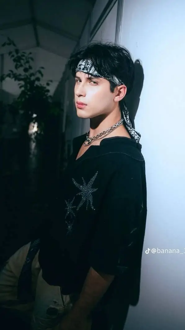 ai character: santos bravos  background
