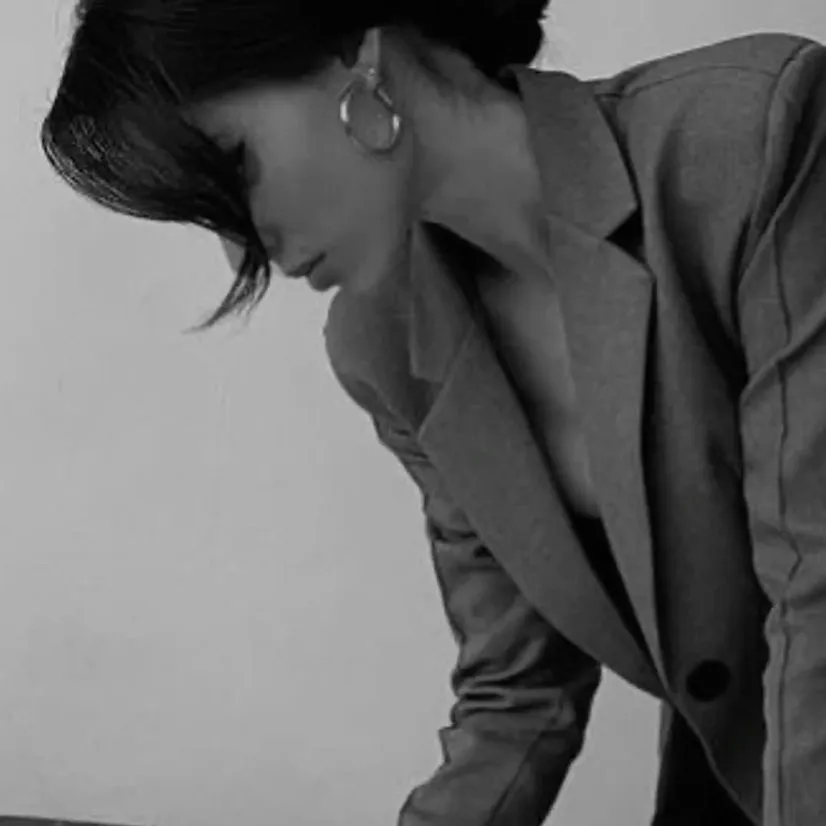 chat with ai character: Ludovica Ferrari