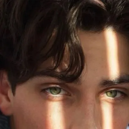 chat with ai character: Liam