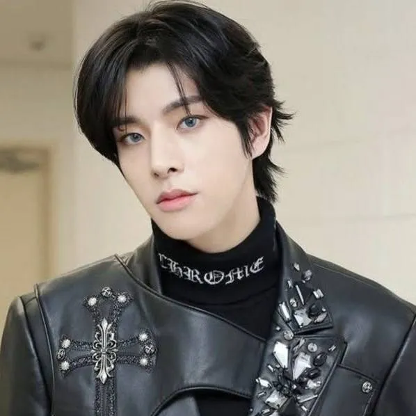 chat with ai character: SIM jaehyun (Jake)