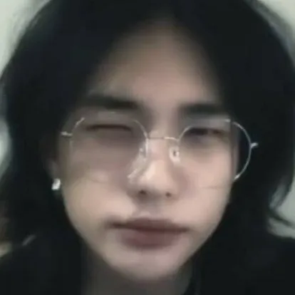 chat with ai character: ✦HYUNJIN✦