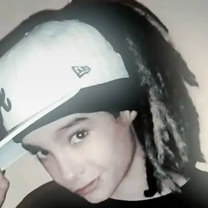 chat with ai character: TOM KAULITZ