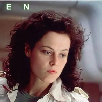 chat with ai character: Alien 