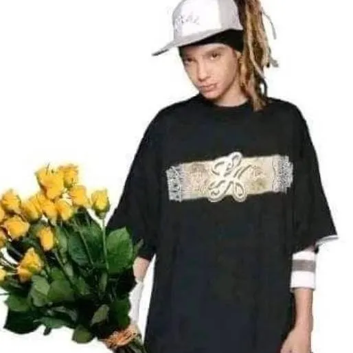 chat with ai character: 丰.tom kaulitz.丰