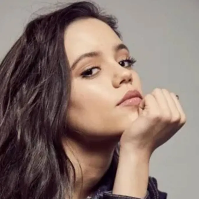 chat with ai character: Jenna ortega 