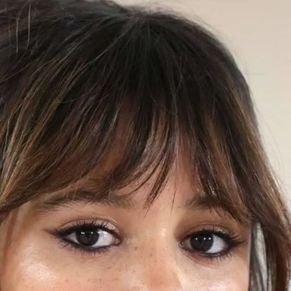chat with ai character: Jenna ortega 